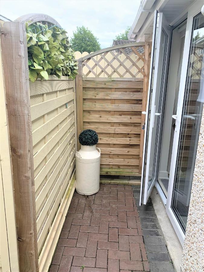 Naas 2 Bedroom Back Garden Escape Exterior photo